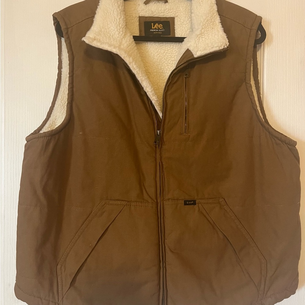 Lee Men's Tan Canvas & Sherpa-Lined Outdoor Vest Size Large NWOT